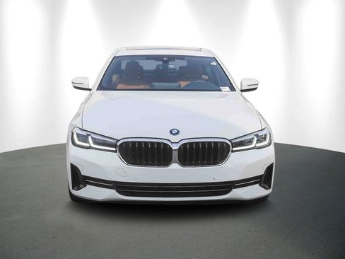 Certified 2023 BMW 530e 530e w/ Convenience Package image 2
