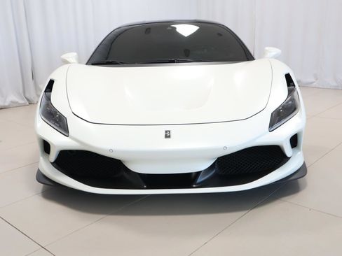 Used 2021 Ferrari F8 Tributo image 4