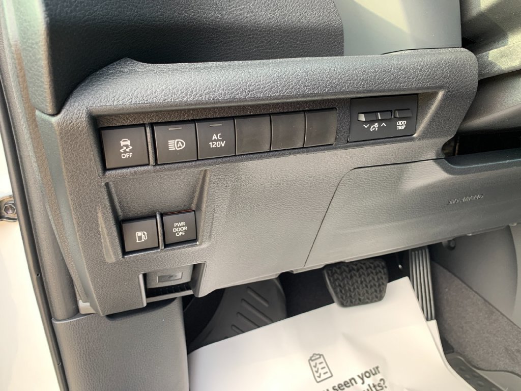New 2026 Toyota Sienna XLE Woodland Edition AWD/4WD image 31