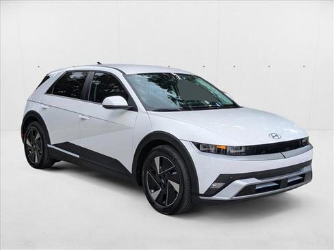 New 2025 Hyundai Ioniq 5 SE image 7