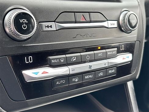 Used 2020 Ford Explorer XLT w/ Equipment Group 202A image 16