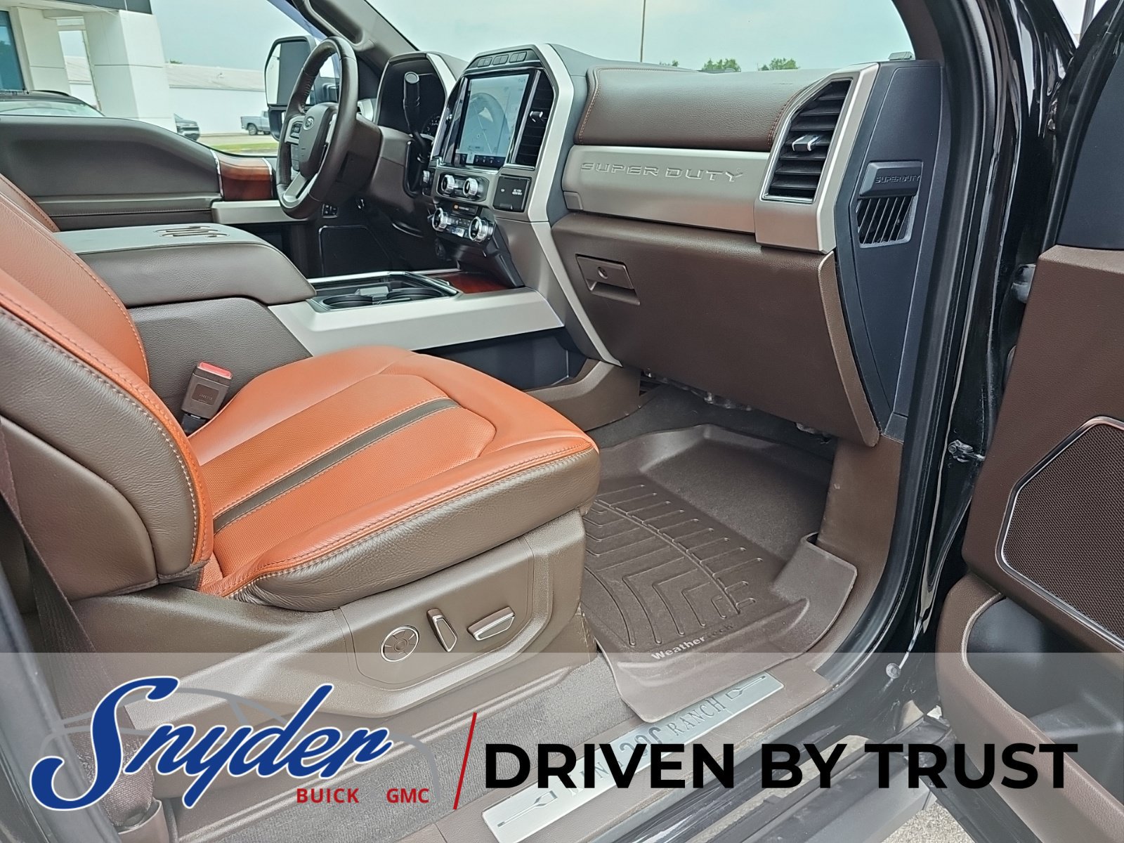 Used 2022 Ford F350 King Ranch w/ King Ranch Ultimate Package AWD/4WD image 35