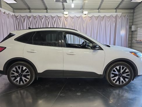 Used 2020 Ford Escape SE Sport AWD/4WD image 9
