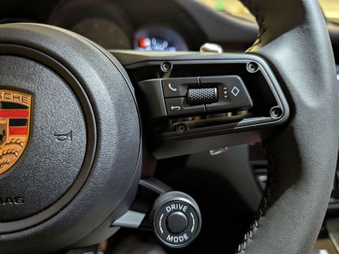 Certified 2025 Porsche Macan S AWD/4WD image 29