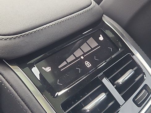 New 2026 Volvo XC90 B6 Ultra w/ Protection Package Premier image 13