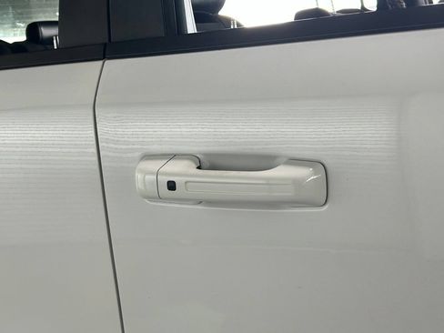 Used 2021 RAM 1500 Laramie AWD/4WD image 38