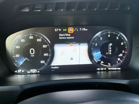 Used 2016 Volvo XC90 T6 Momentum w/ Momentum Plus Package AWD/4WD image 12