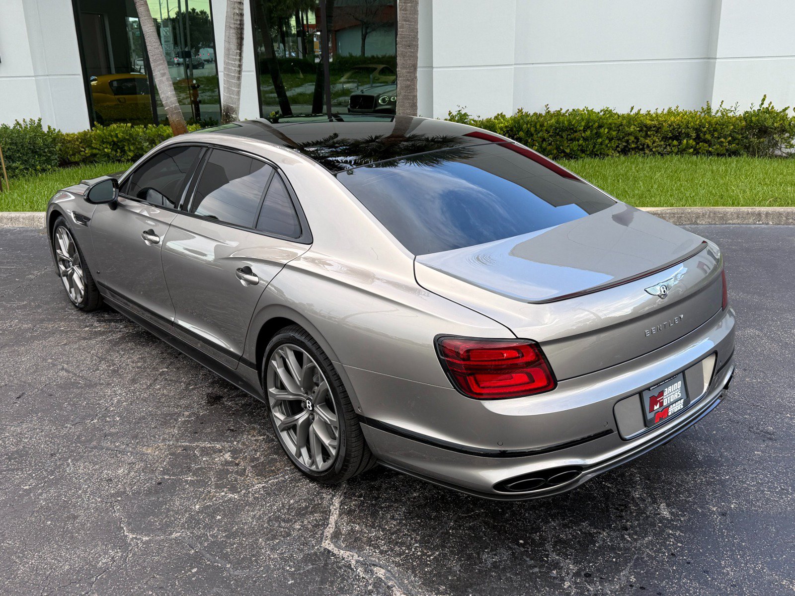 Used 2023 Bentley Flying Spur V8 AWD/4WD image 13