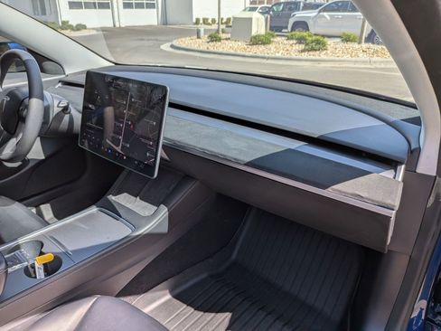 Used 2021 Tesla Model 3 Long Range image 39