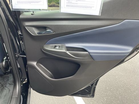 Used 2022 Chevrolet Bolt EUV LT w/ Convenience Package FWD image 45
