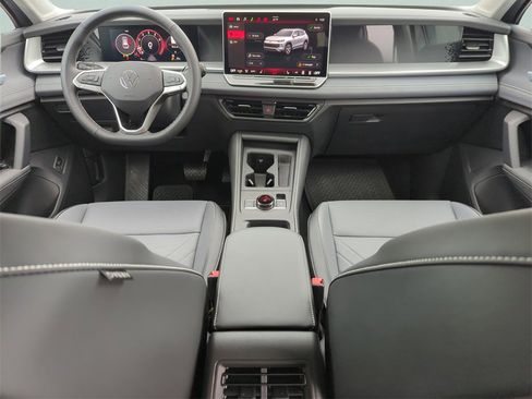 New 2026 Volkswagen Tiguan SE image 19