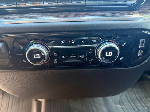 Used 2024 GMC Sierra 1500 Elevation w/ LPO, Elevation Black Package AWD/4WD image 18