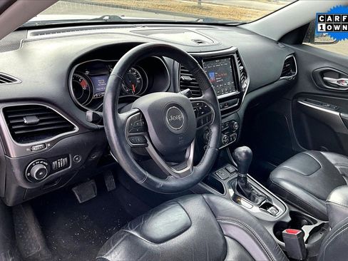 Used 2019 Jeep Cherokee Limited image 11