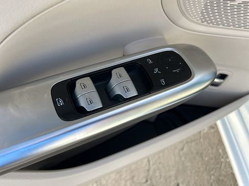 Used 2025 Mercedes-Benz C 300 Sedan image 36