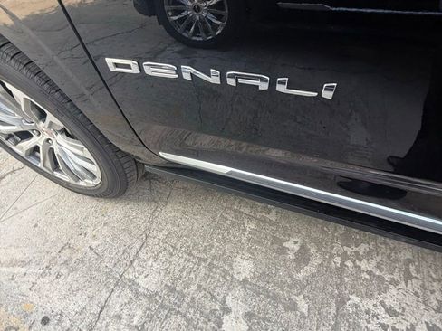 Used 2023 GMC Yukon Denali image 17