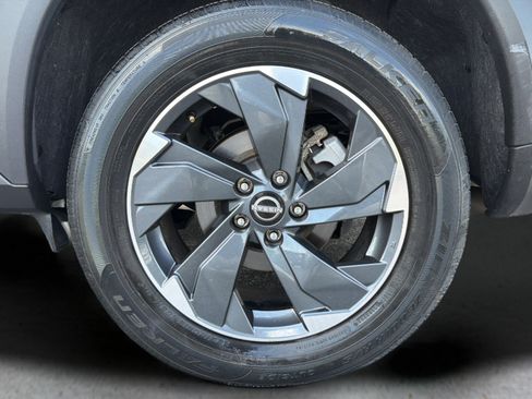 Certified 2024 Nissan Rogue SV FWD image 25