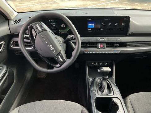 Used 2025 Kia K4 FWD image 14