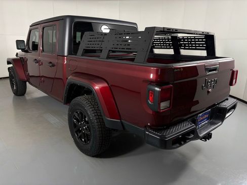 Used 2021 Jeep Gladiator Sport image 8