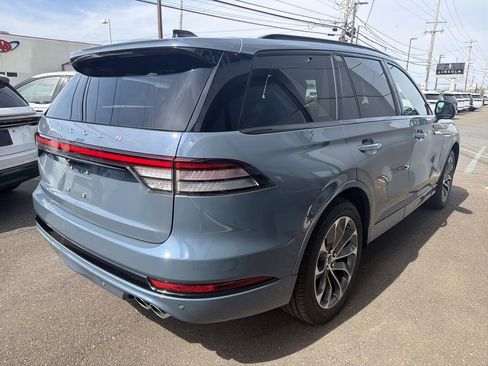 New 2026 Lincoln Aviator AWD image 3