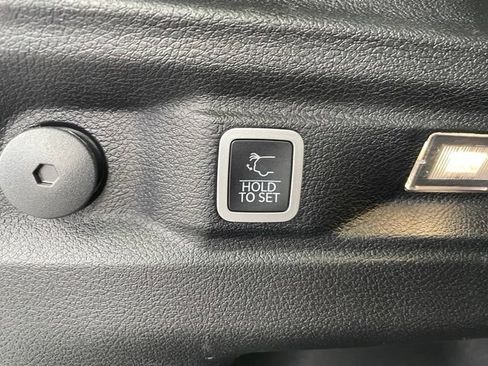 Used 2023 Jeep Grand Cherokee L Altitude AWD/4WD image 33