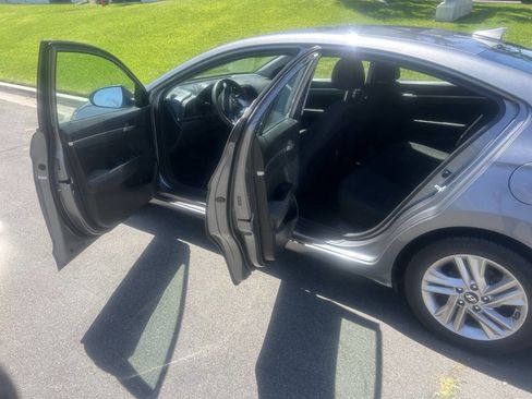 Used 2019 Hyundai Elantra SEL w/ Cargo Package FWD image 5