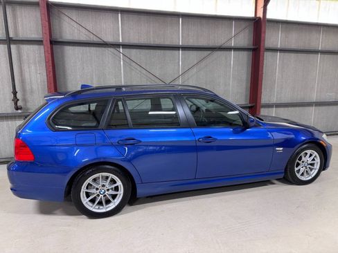 Used 2010 BMW 328i xDrive Wagon AWD/4WD image 32