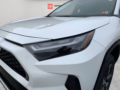 New 2025 Toyota RAV4 SE image 29