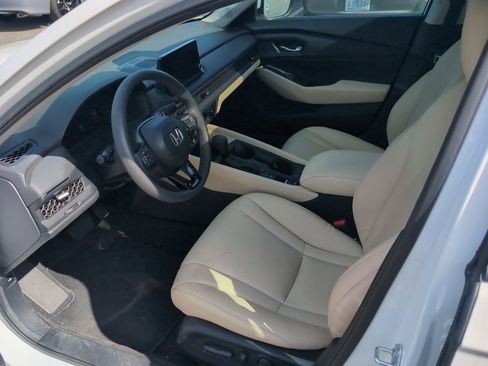 Used 2024 Honda Accord EX image 11
