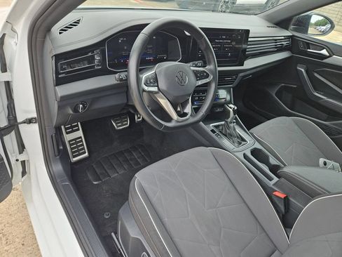 Used 2025 Volkswagen Jetta Sport FWD image 13