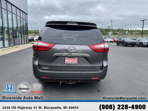 Used 2015 Toyota Sienna Limited Premium w/ Four Season Floor Mat Package FWD image 7
