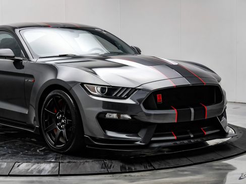 Used 2016 Ford Mustang Shelby GT350R w/ GT350R Equipment Group 920A RWD image 27