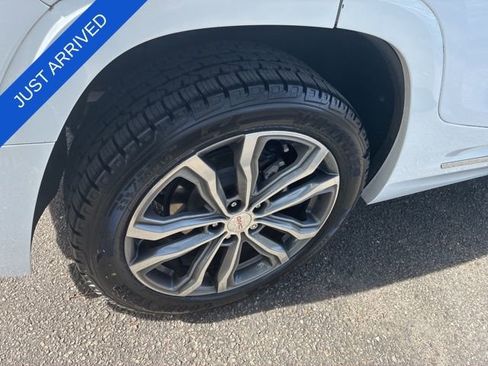 Used 2020 GMC Terrain Denali w/ Denali Premium Package FWD image 15