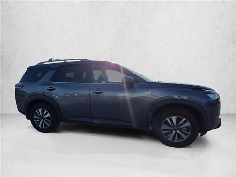 Used 2022 Nissan Pathfinder SL FWD image 4