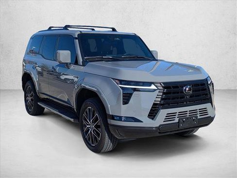 Used 2025 Lexus GX 550 image 3