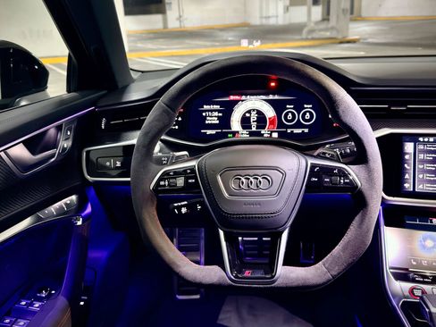 Used 2025 Audi RS 6 performance image 21