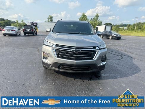 Used 2023 Chevrolet Traverse LT FWD image 9