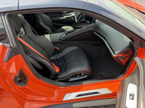 Used 2025 Chevrolet Corvette Stingray Premium Conv w/ Z51 Performance Package RWD image 23