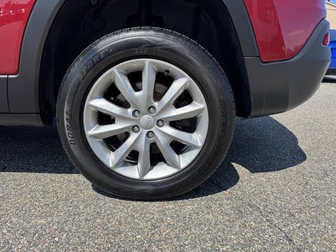Used 2014 Jeep Cherokee Limited AWD/4WD image 6