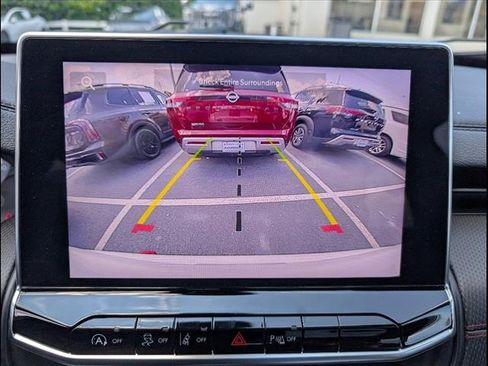 Used 2024 Jeep Compass Trailhawk image 11