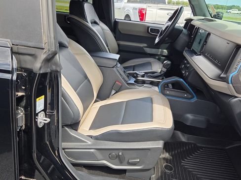 Used 2022 Ford Bronco Wildtrak AWD/4WD image 25