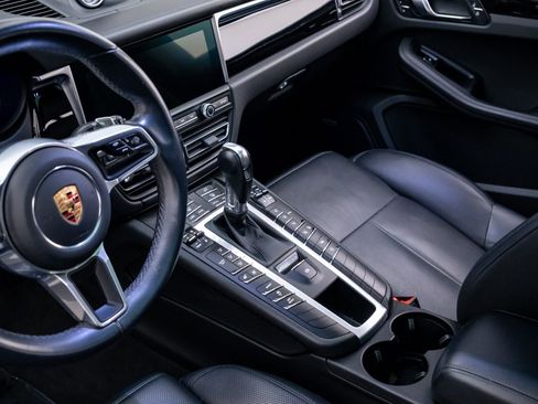 Used 2020 Porsche Macan AWD/4WD image 13