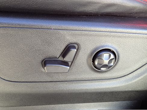 Used 2021 RAM 1500 Big Horn image 12