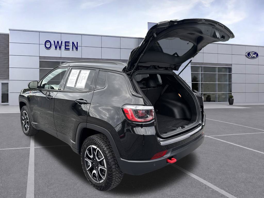 Used 2024 Jeep Compass Trailhawk AWD/4WD image 31
