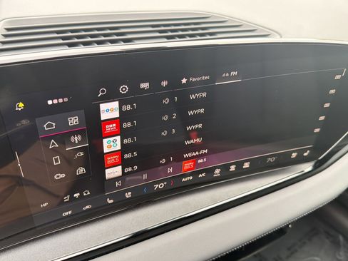 Used 2025 Audi Q6 e-tron Premium Plus w/ Premium Plus image 23