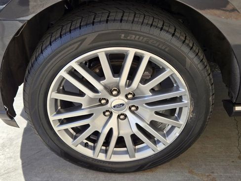 Used 2024 Ford Expedition Limited image 12