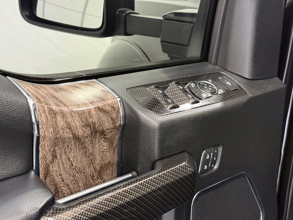 Used 2019 Ford F250 Lariat w/ Lariat Ultimate Package AWD/4WD image 16