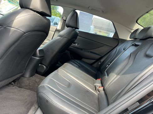Used 2022 Hyundai Elantra Limited FWD image 39