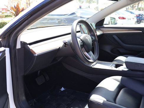 Used 2023 Tesla Model 3 Standard Range image 27