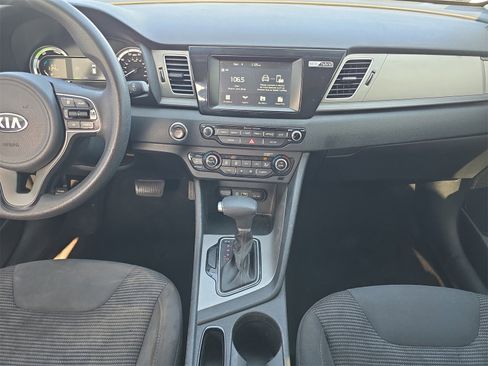 Used 2019 Kia Niro LX image 11