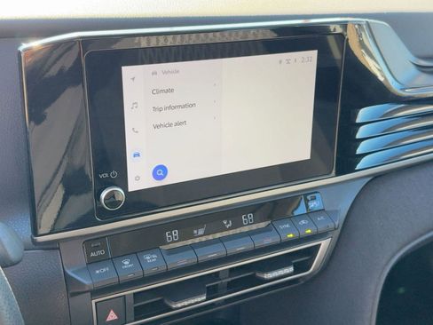 Used 2025 Toyota Camry LE image 23